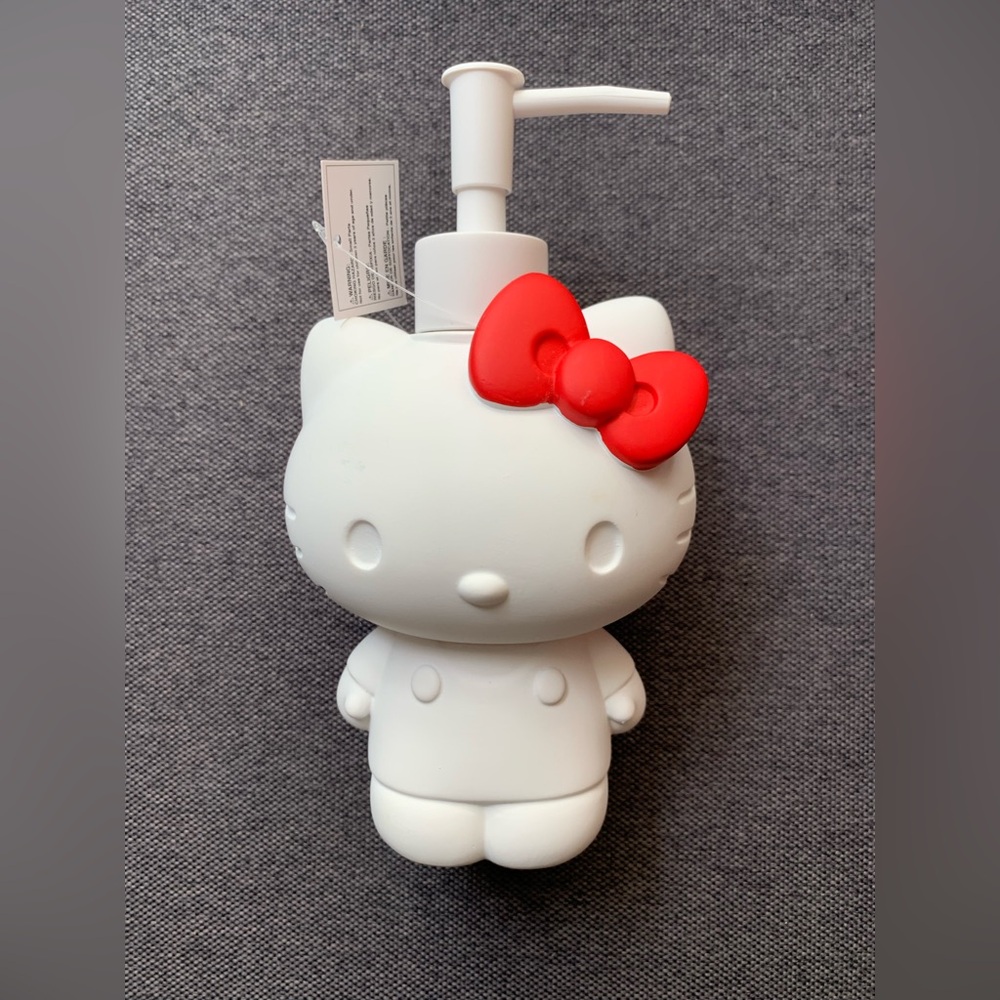 Hello Kitty Soap/Lotion Dispenser White W/Red Bow-RARE!! NEW!!